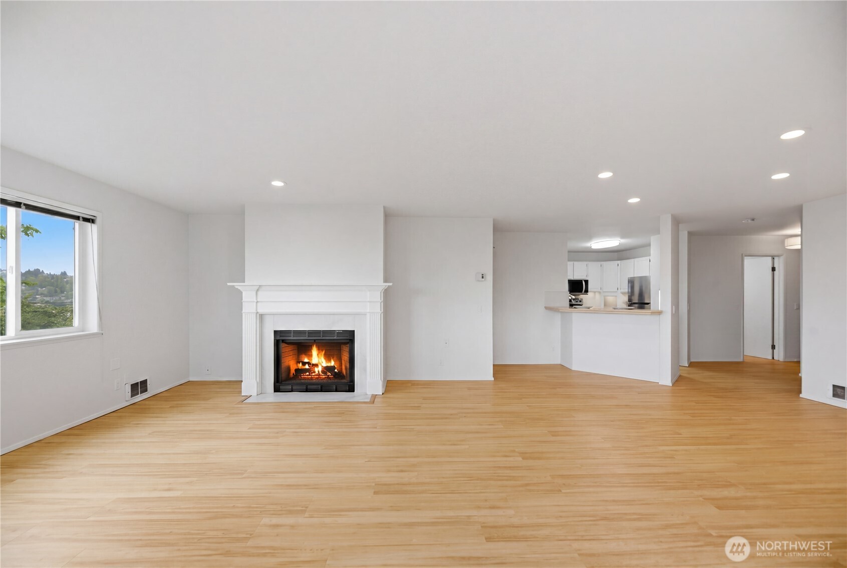 2040 13th Avenue W #13, Seattle, WA 98119