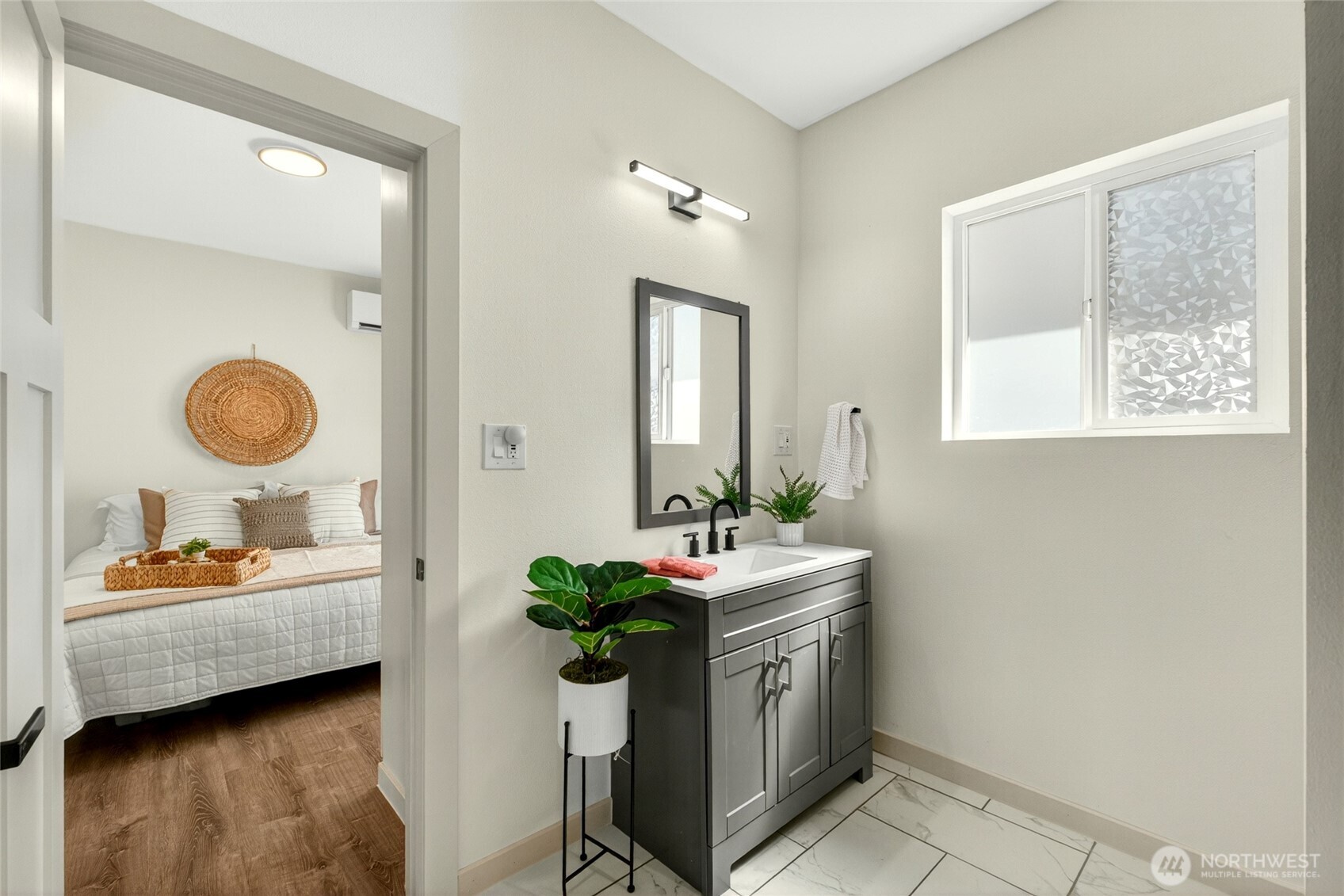 5802 S Warner Street , Tacoma, WA 98409