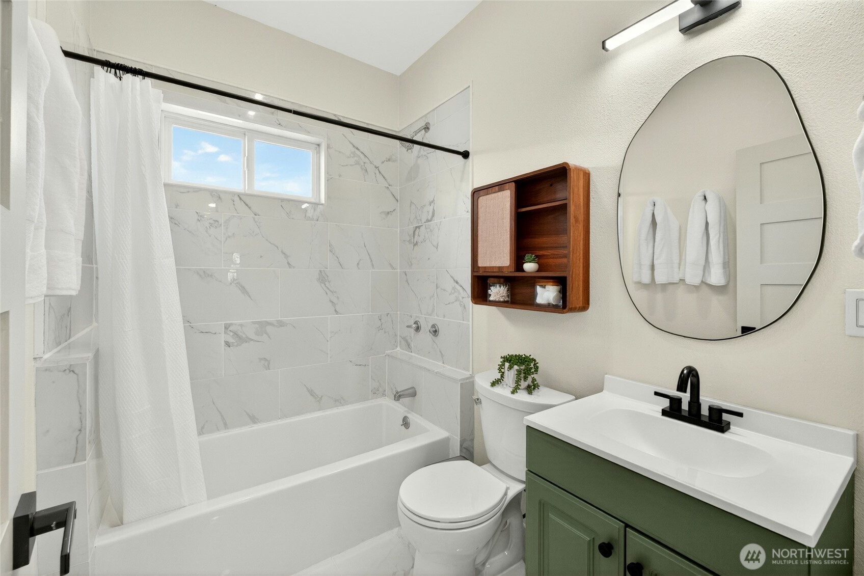 5802 S Warner Street , Tacoma, WA 98409