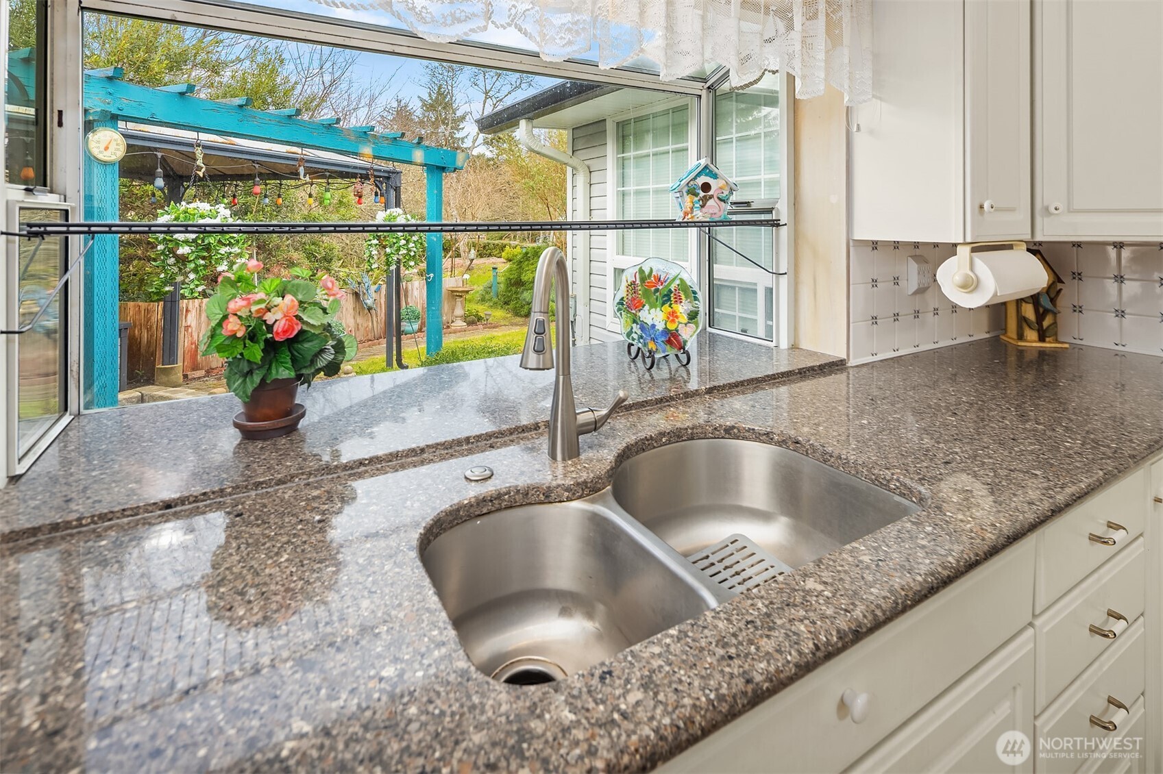 646 Island Cir SE , Ocean Shores, WA 98569