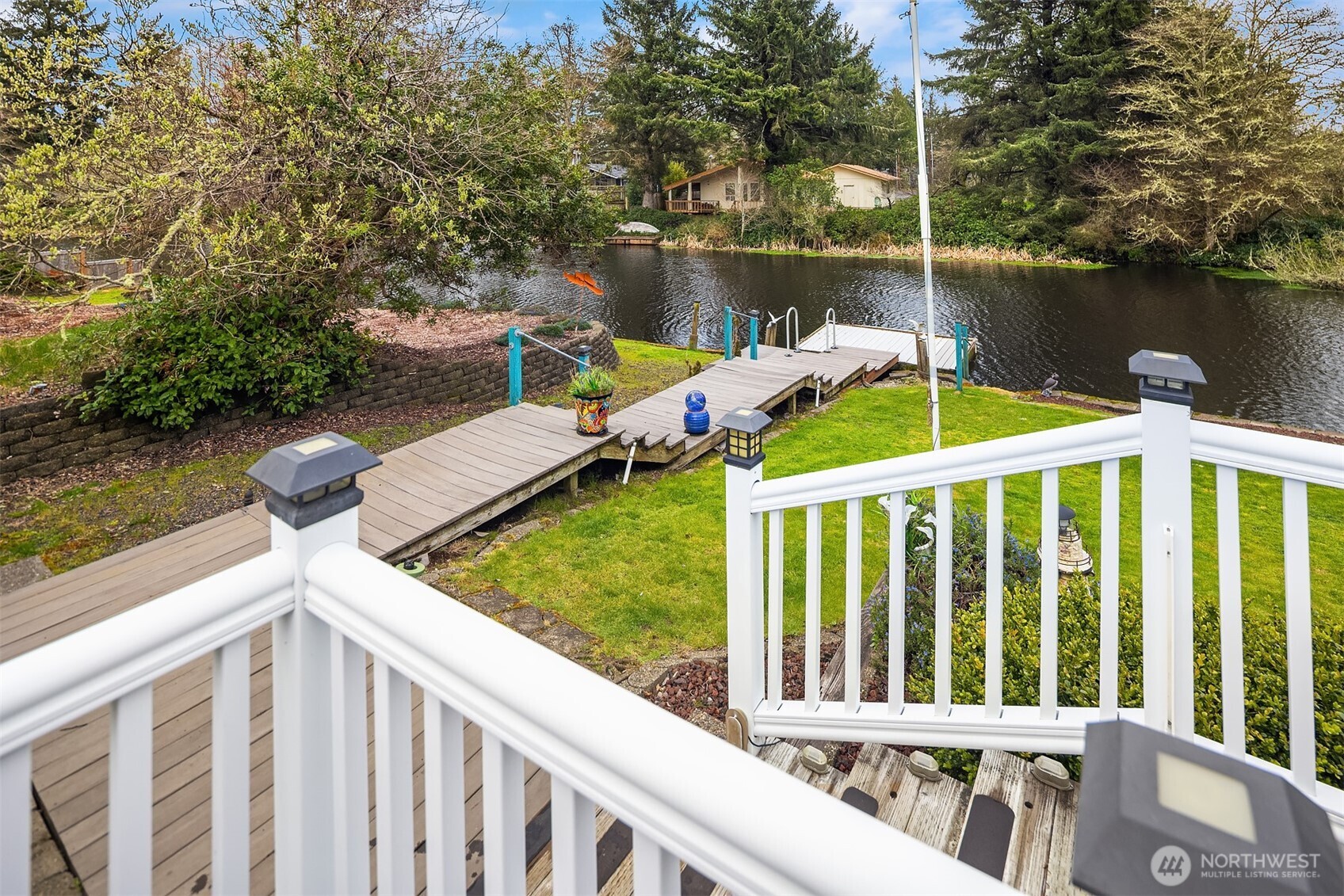 646 Island Cir SE , Ocean Shores, WA 98569