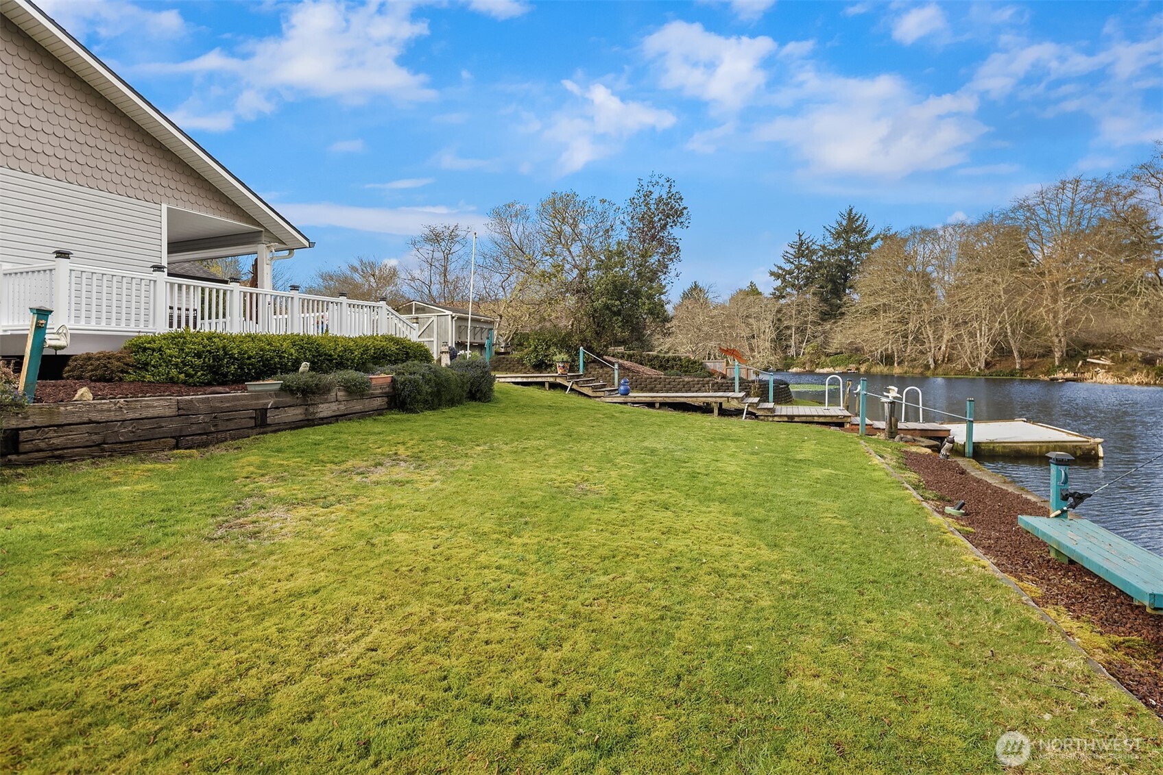 646 Island Cir SE , Ocean Shores, WA 98569