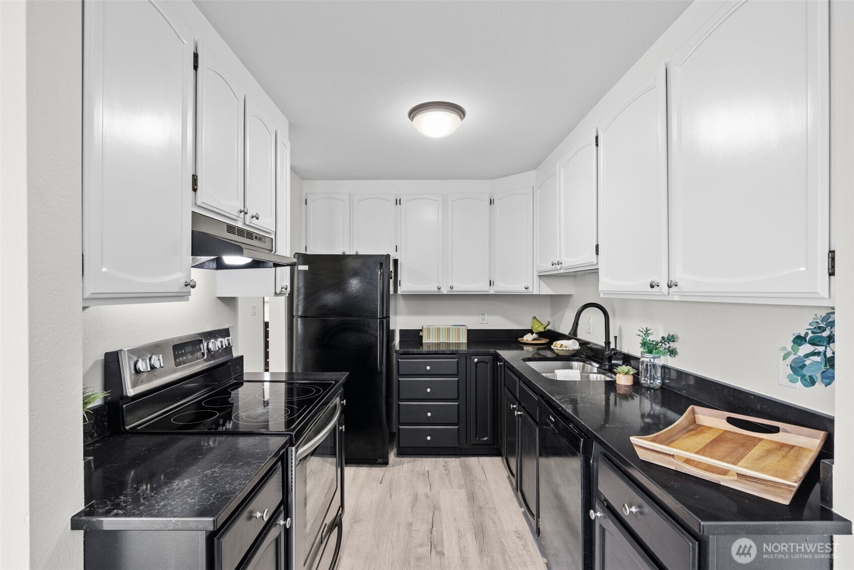 135 N 105th Street #103, Seattle, WA 98133
