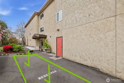 135 N 105th Street #103, Seattle, WA 98133 - Photo 2