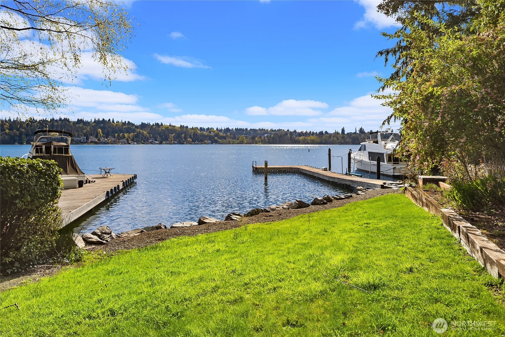 2047 Killarney Way , Bellevue, WA 98004