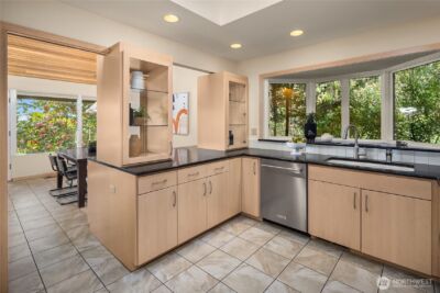 2047 Killarney Way , Bellevue, WA 98004 - Photo 18