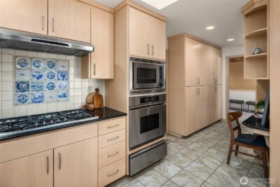2047 Killarney Way , Bellevue, WA 98004 - Photo 20