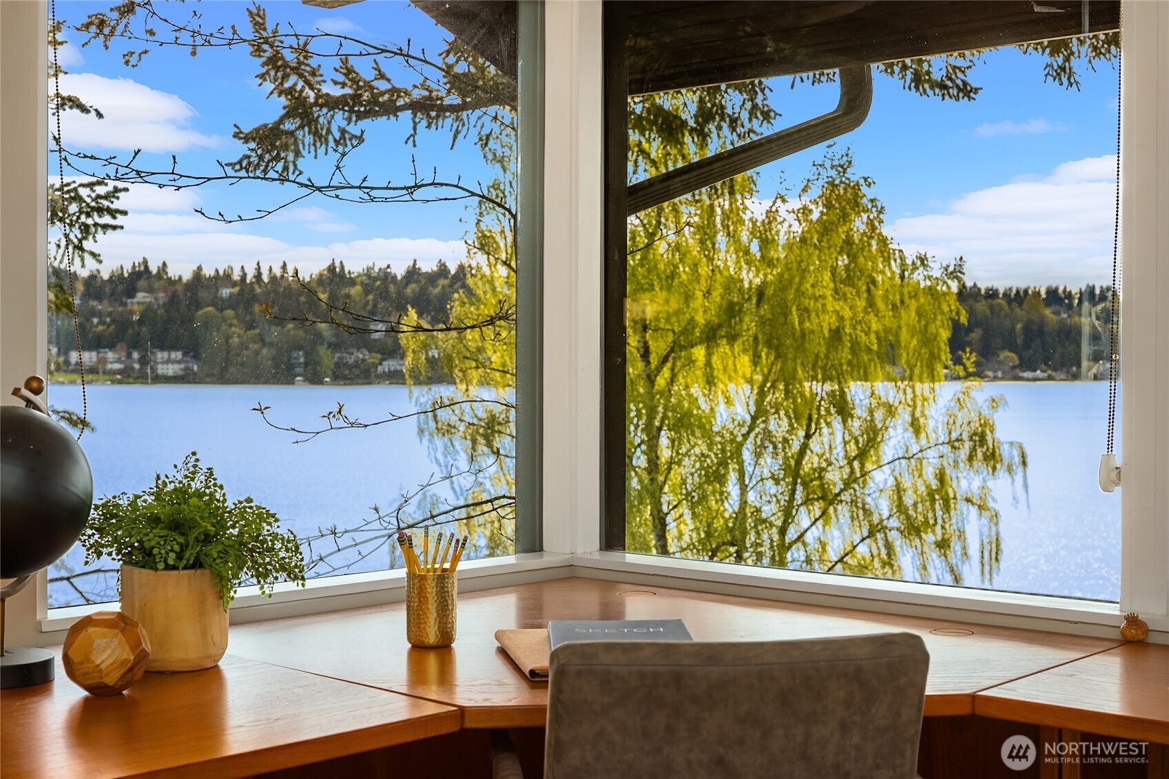 2047 Killarney Way , Bellevue, WA 98004