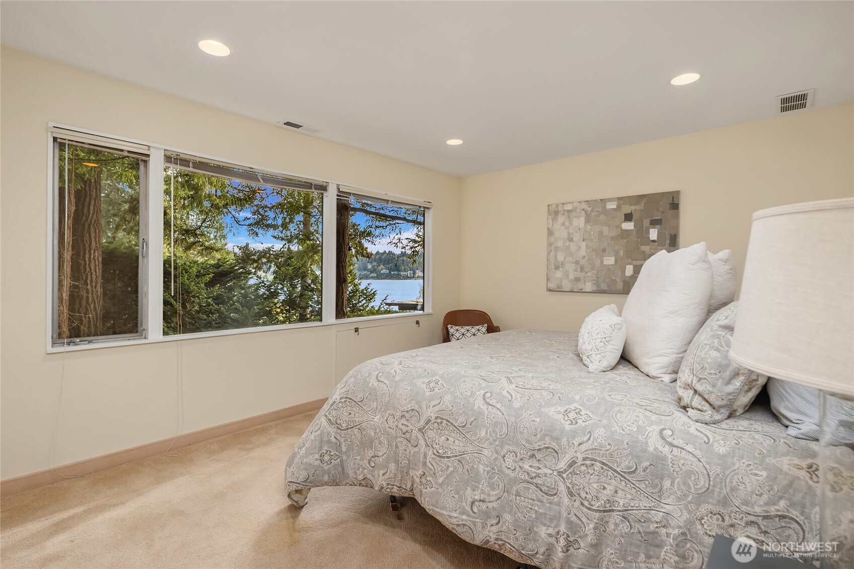 2047 Killarney Way , Bellevue, WA 98004