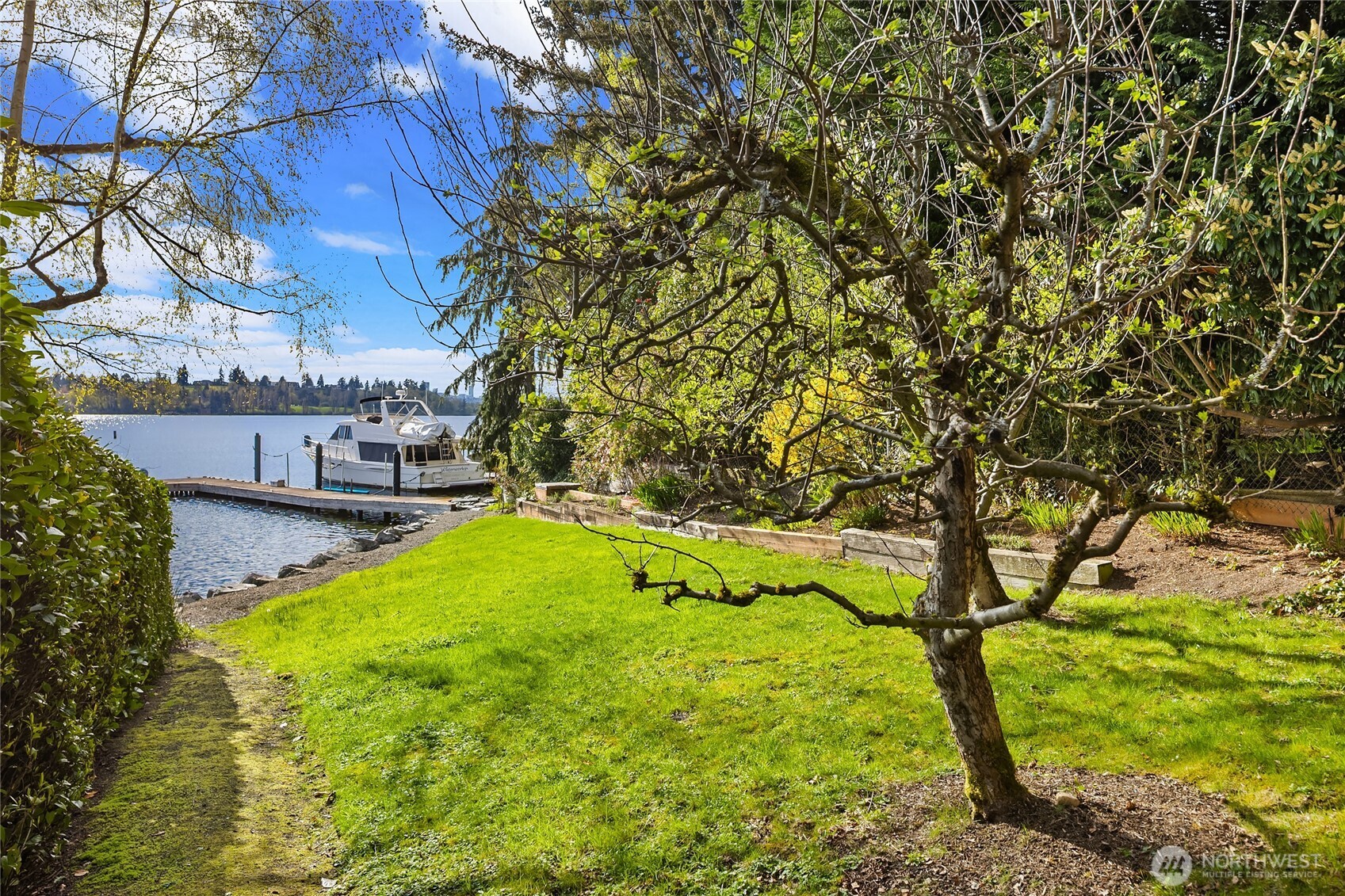 2047 Killarney Way , Bellevue, WA 98004