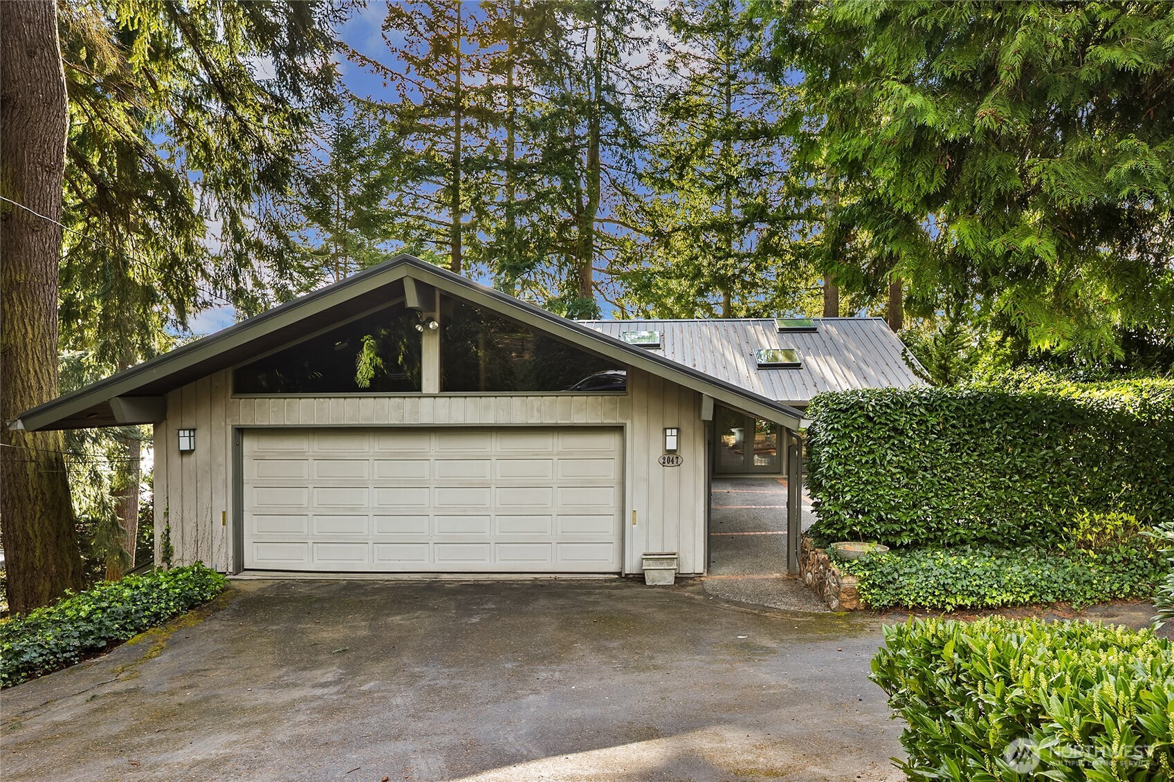 2047 Killarney Way , Bellevue, WA 98004