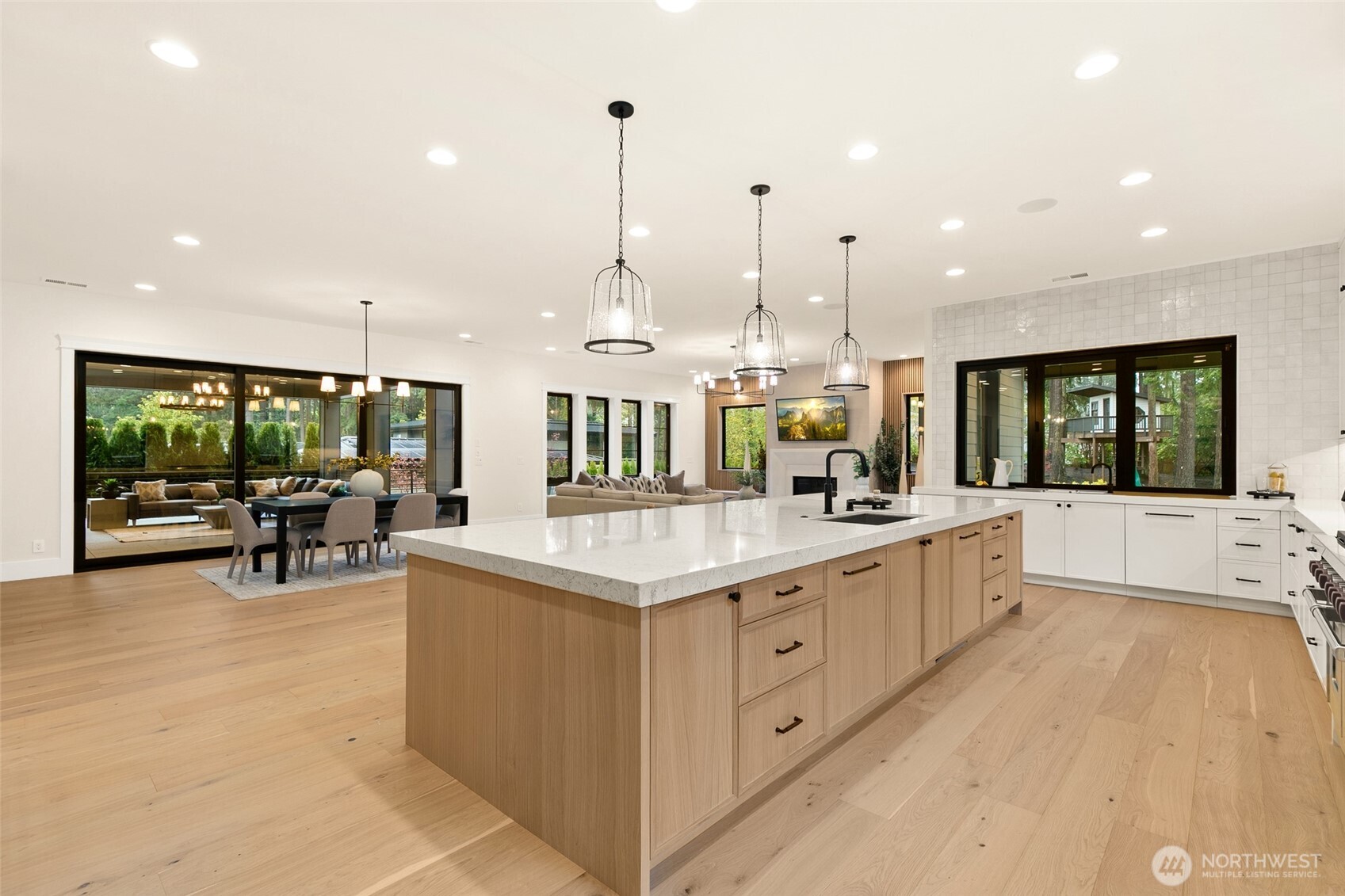 10630 SE 22nd Street , Bellevue, WA 98004