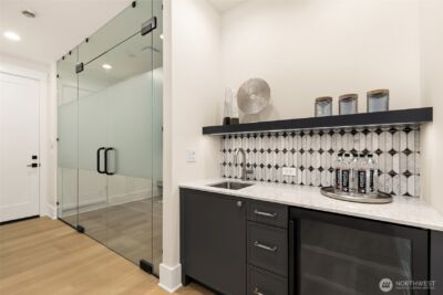 10630 SE 22nd Street , Bellevue, WA 98004 - Photo 28