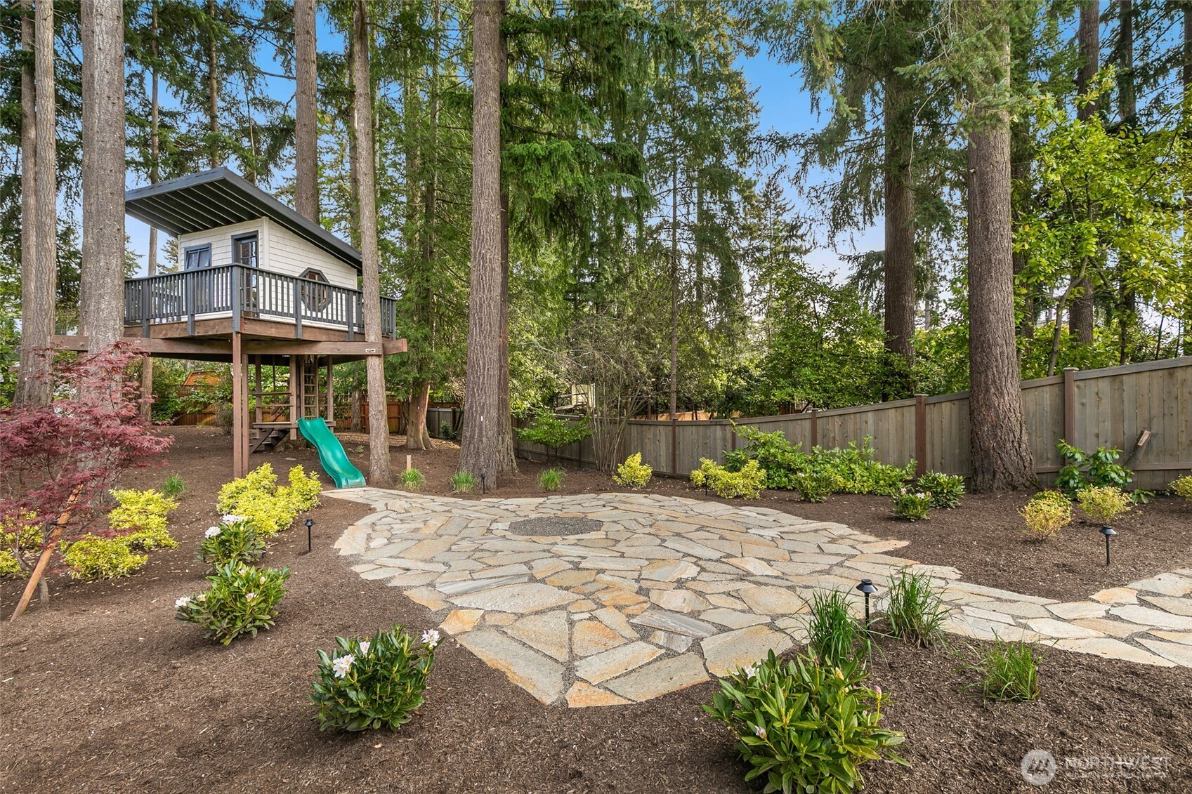 10630 SE 22nd Street , Bellevue, WA 98004