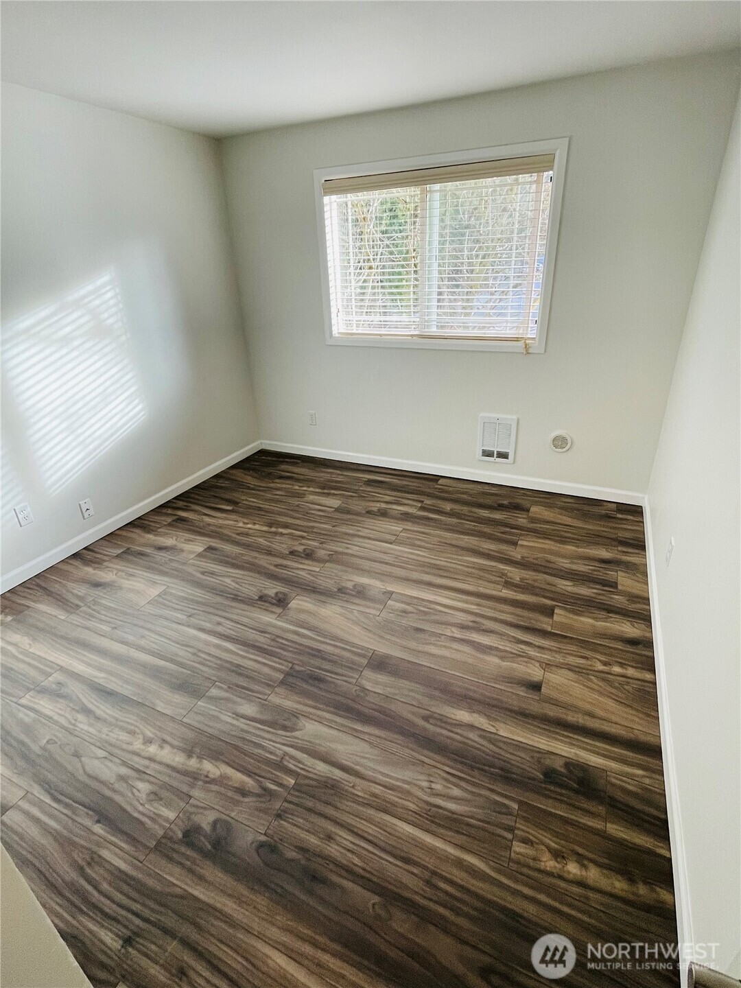 14006 SE 6th #10, Bellevue, WA 98007