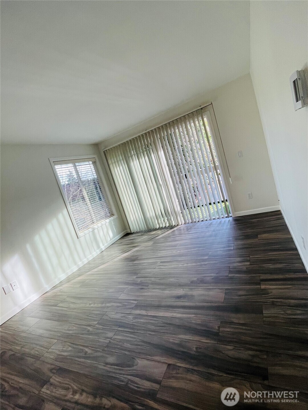 14006 SE 6th #10, Bellevue, WA 98007
