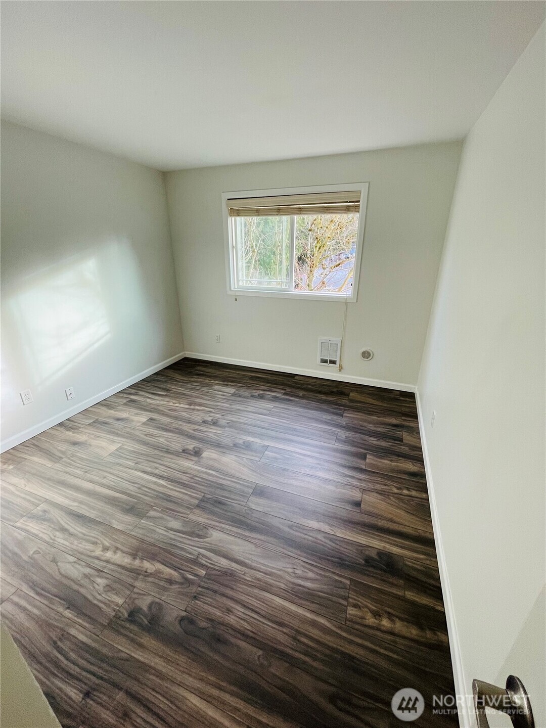 14006 SE 6th #10, Bellevue, WA 98007