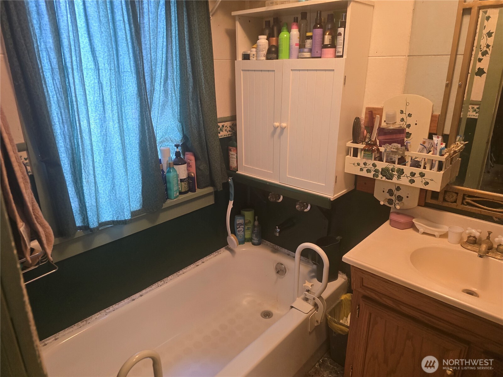 505 Hawthorne Street , Kelso, WA 98626
