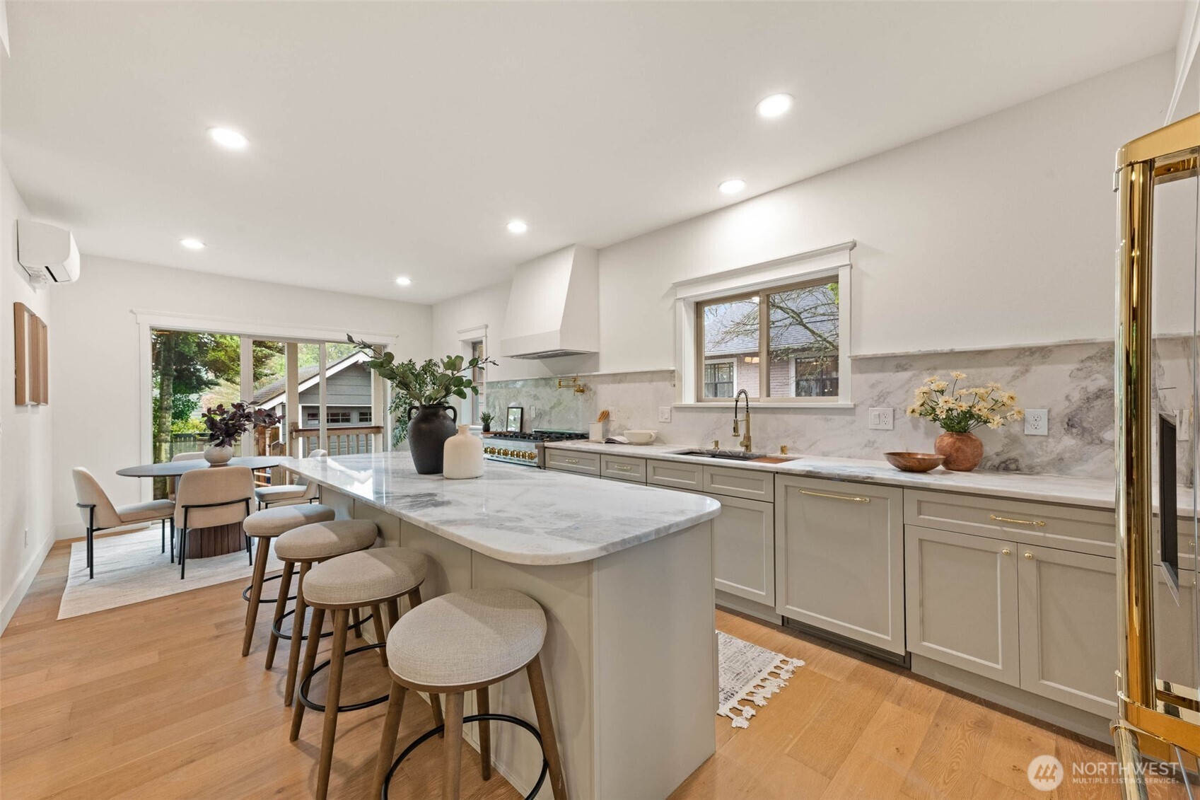 7007 26th Avenue NW, Seattle, WA 98117