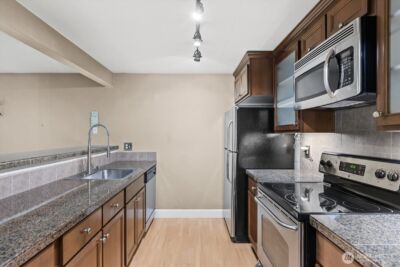 300 N 130th Street #2302, Seattle, WA 98133 - Photo 9