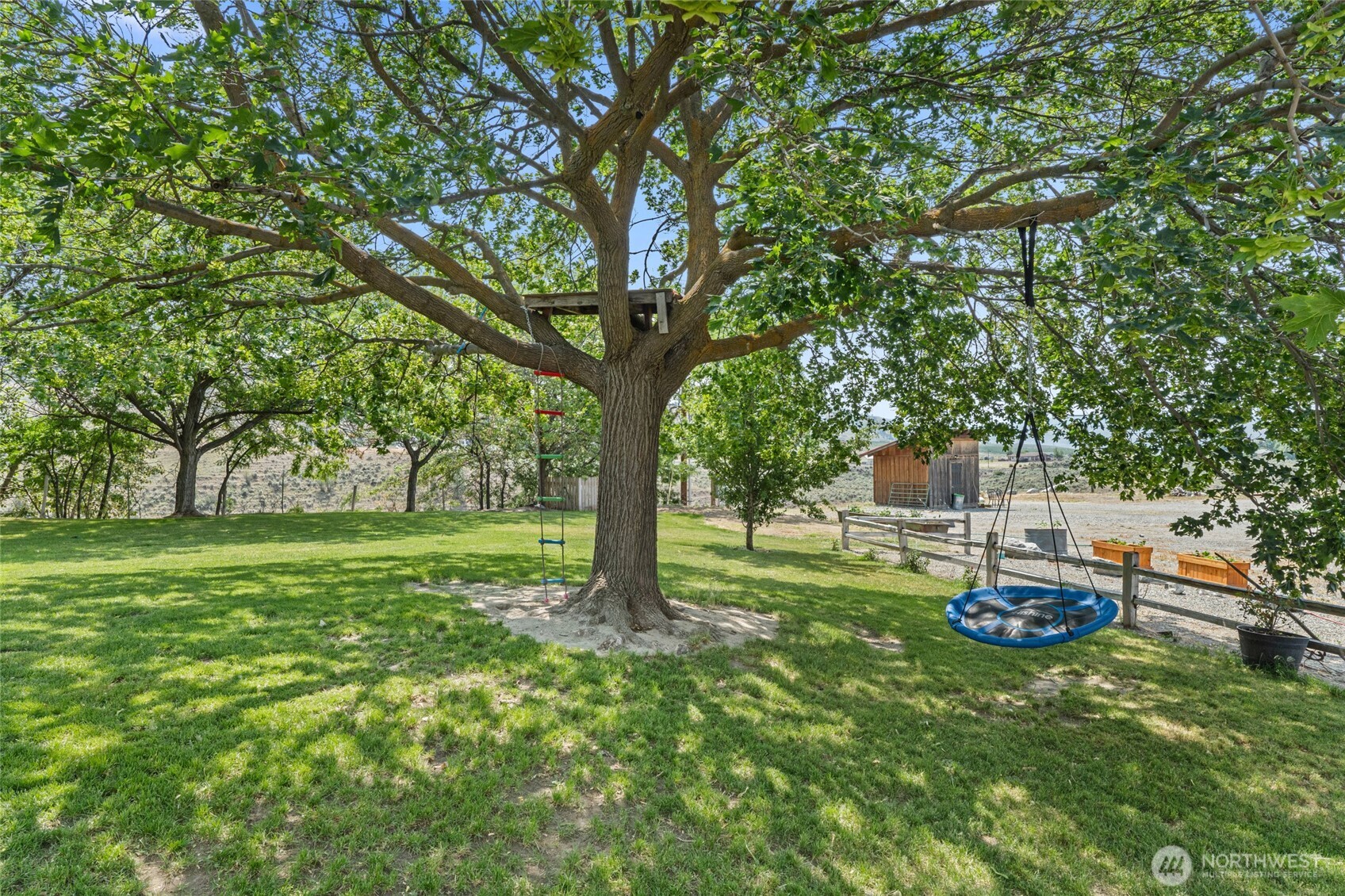 93 Warren Road , Tonasket, WA 98855