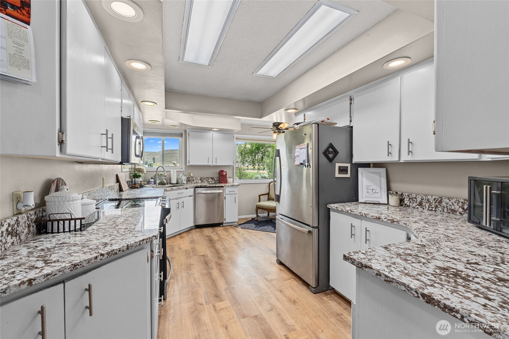 93 Warren Road , Tonasket, WA 98855