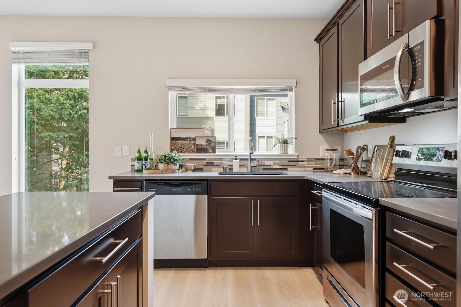 16201 Meadow Road #H4, Lynnwood, WA 98087