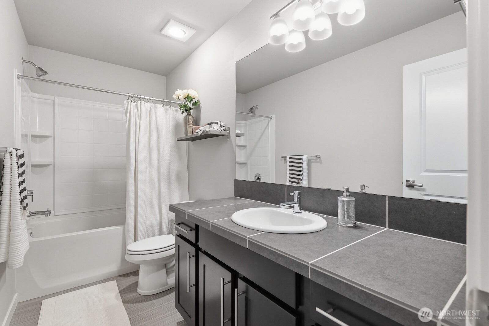 16201 Meadow Road #H4, Lynnwood, WA 98087