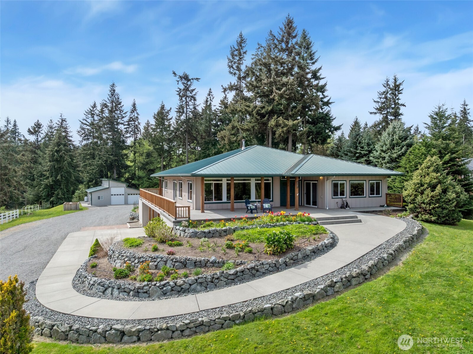 2385 Lake Forest Drive , Oak Harbor, WA 98277