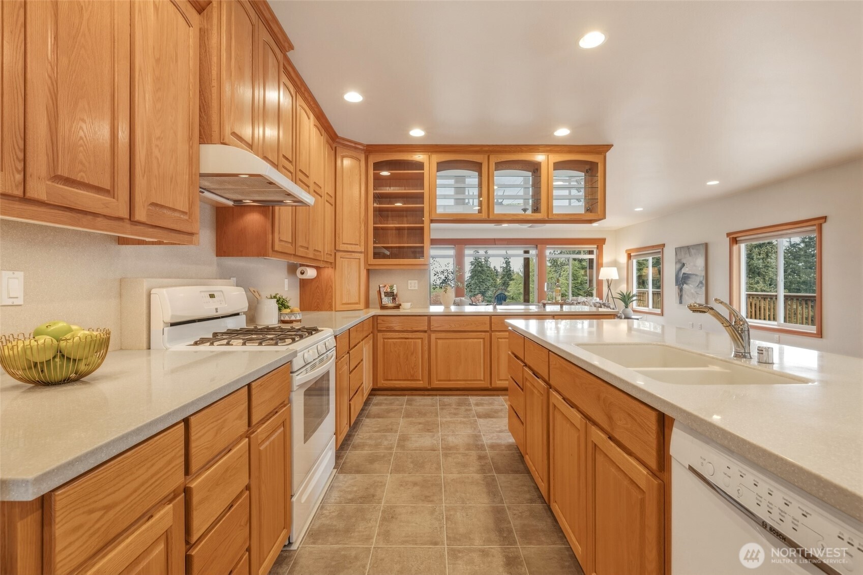 2385 Lake Forest Drive , Oak Harbor, WA 98277