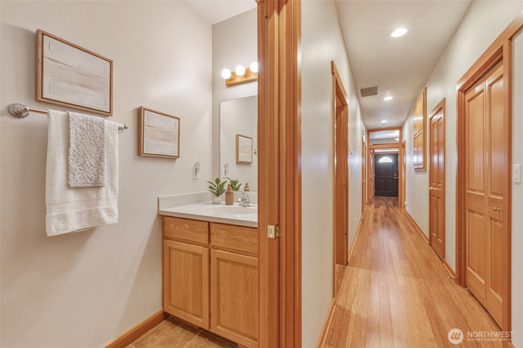 2385 Lake Forest Drive , Oak Harbor, WA 98277