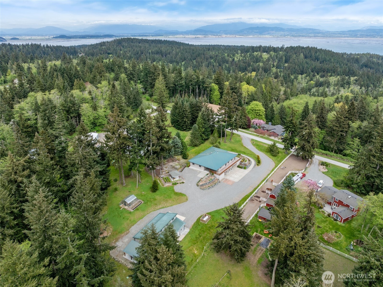 2385 Lake Forest Drive , Oak Harbor, WA 98277