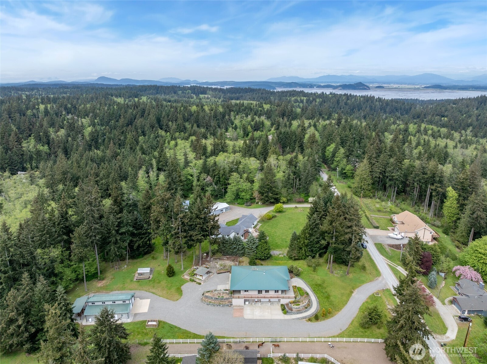 2385 Lake Forest Drive , Oak Harbor, WA 98277