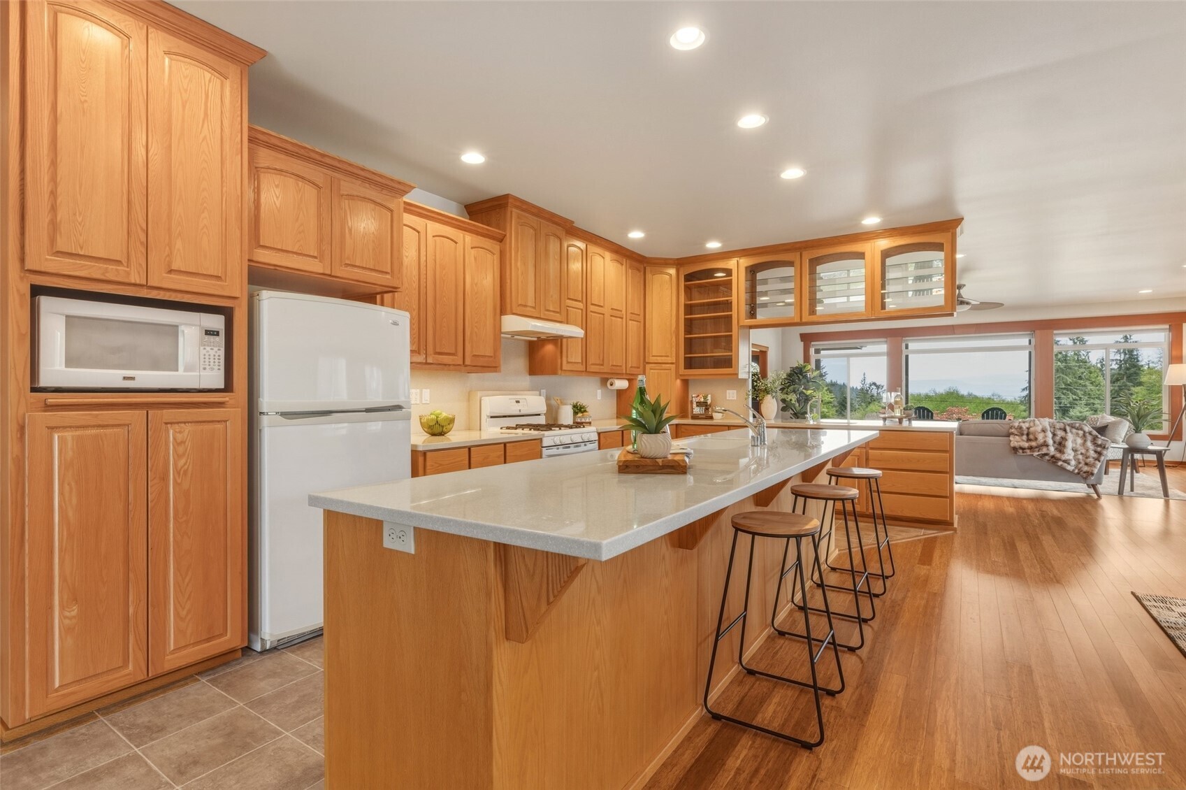 2385 Lake Forest Drive , Oak Harbor, WA 98277