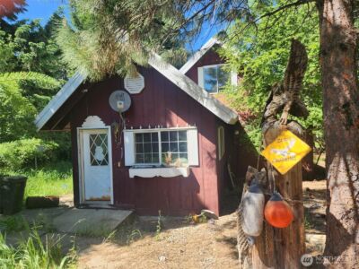 1911 Hundley Road , Cle Elum, WA 98922-9698