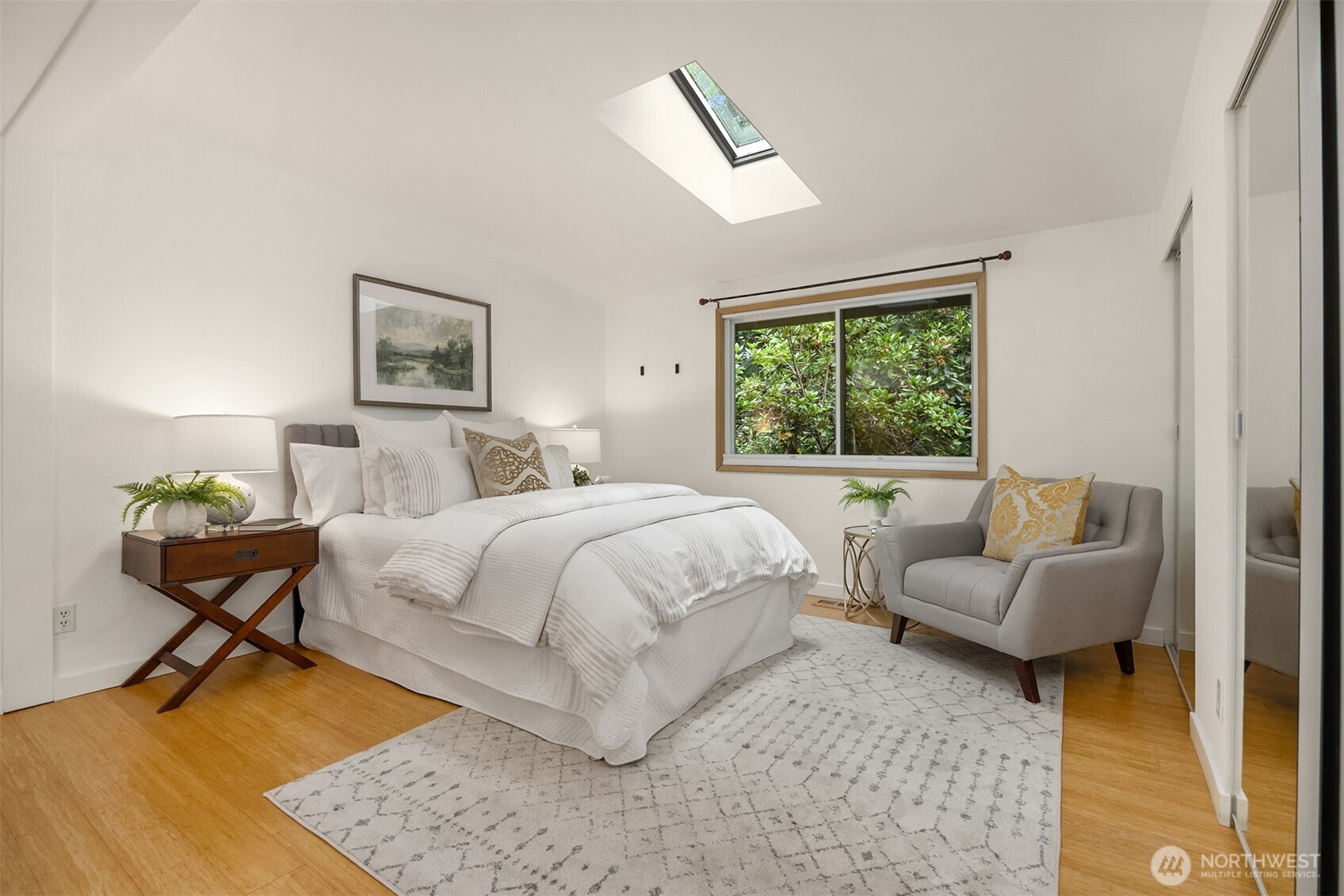9820 NE Beach Crest Drive , Bainbridge Island, WA 98110