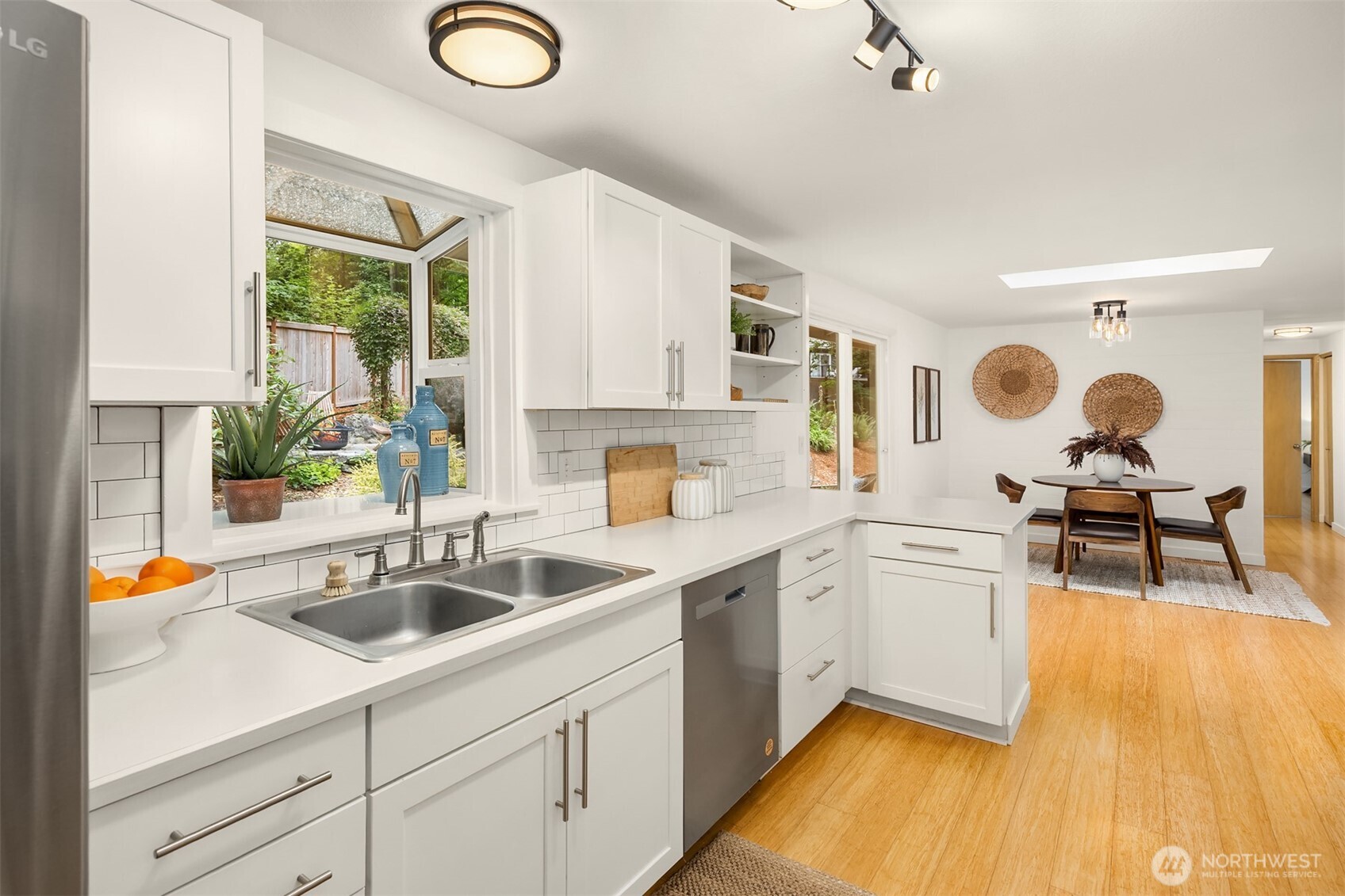 9820 NE Beach Crest Drive , Bainbridge Island, WA 98110
