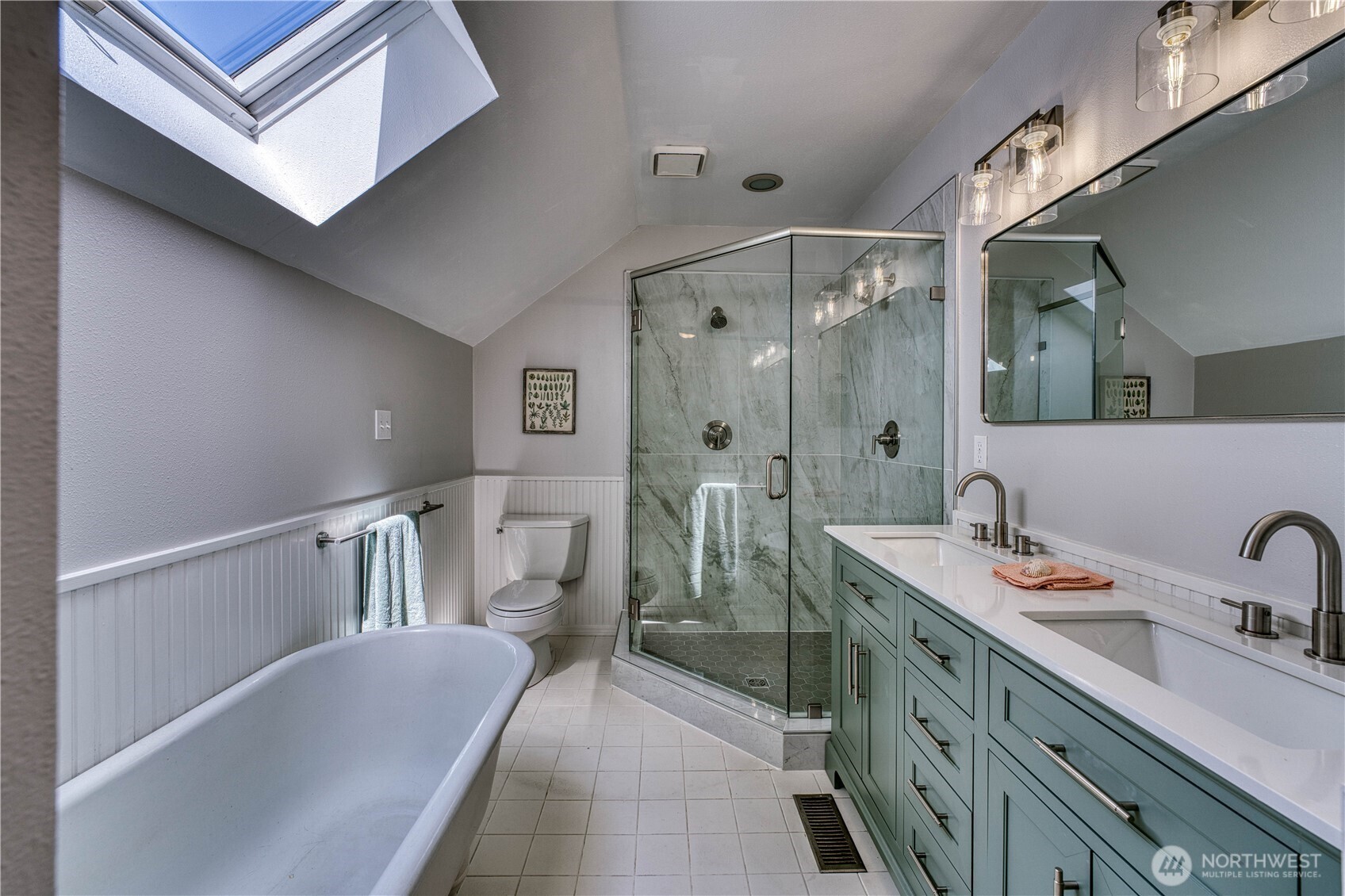 10295 NE West Kingston Road , Kingston, WA 98346-9329