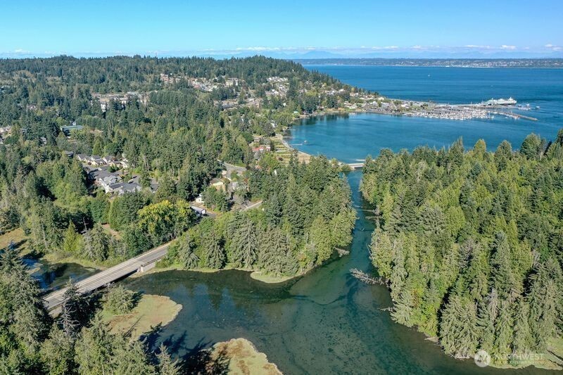 10295 NE West Kingston Road , Kingston, WA 98346-9329