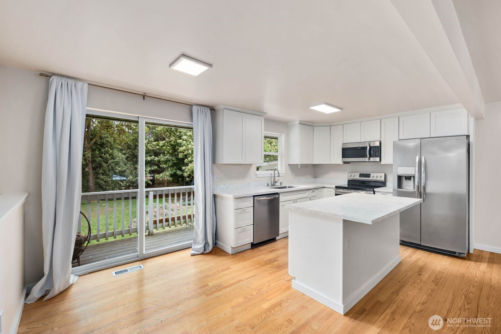 20604 4th Avenue SW, Normandy Park, WA 98166-4228