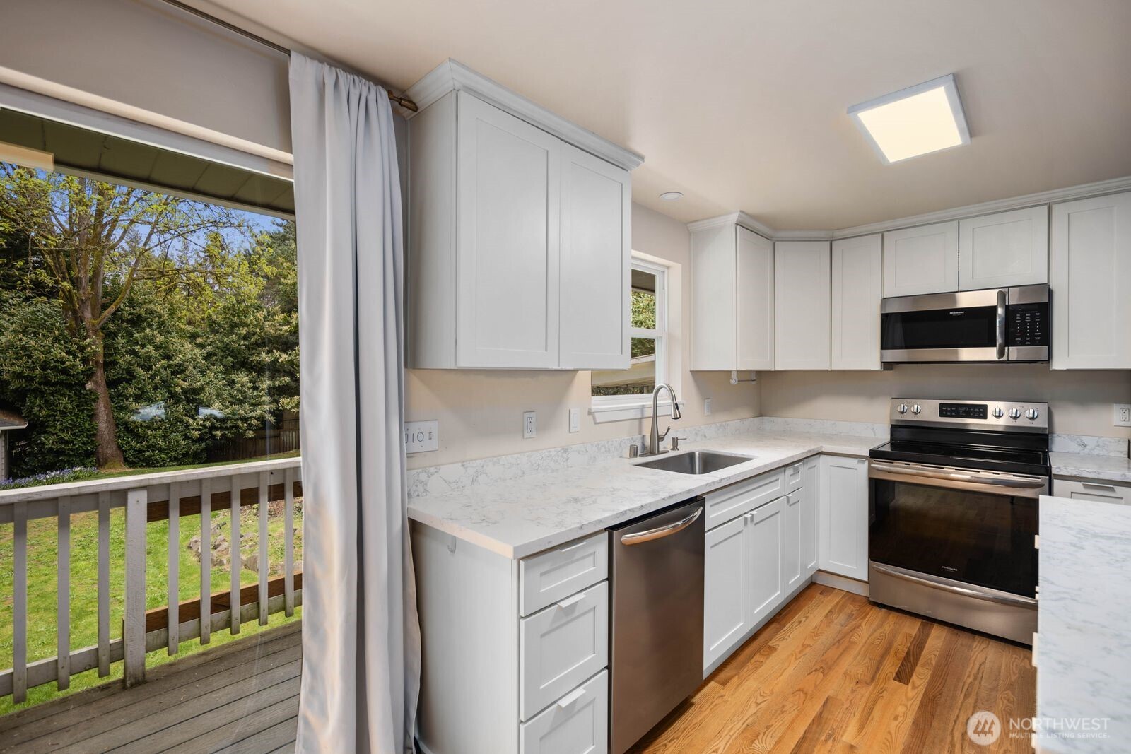 20604 4th Avenue SW, Normandy Park, WA 98166-4228