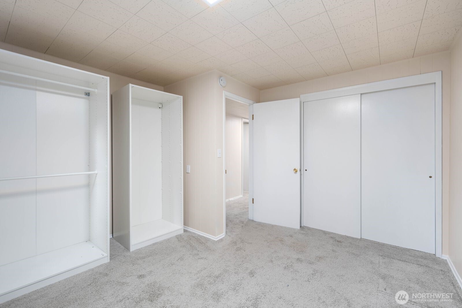 20604 4th Avenue SW, Normandy Park, WA 98166-4228