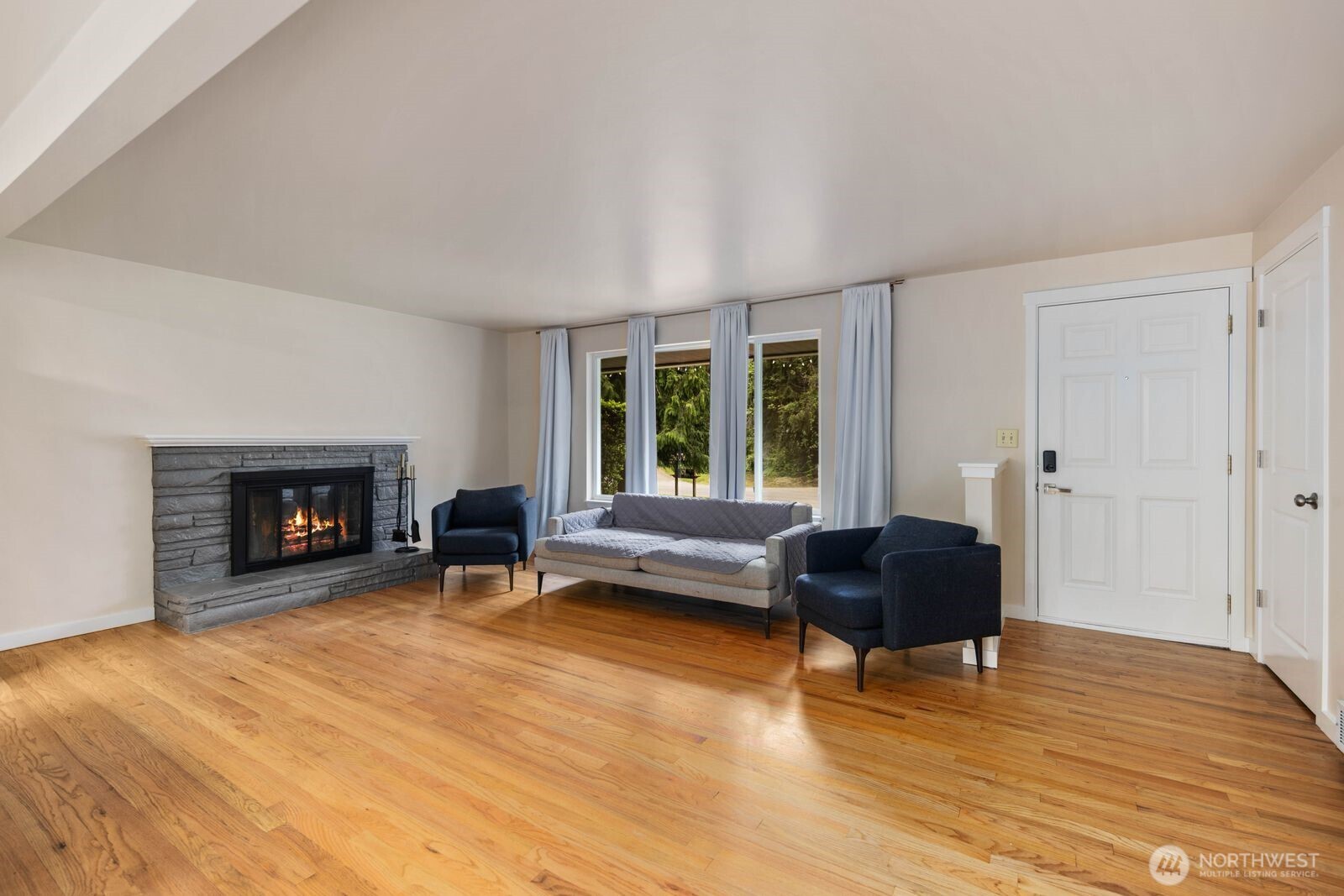 20604 4th Avenue SW, Normandy Park, WA 98166-4228