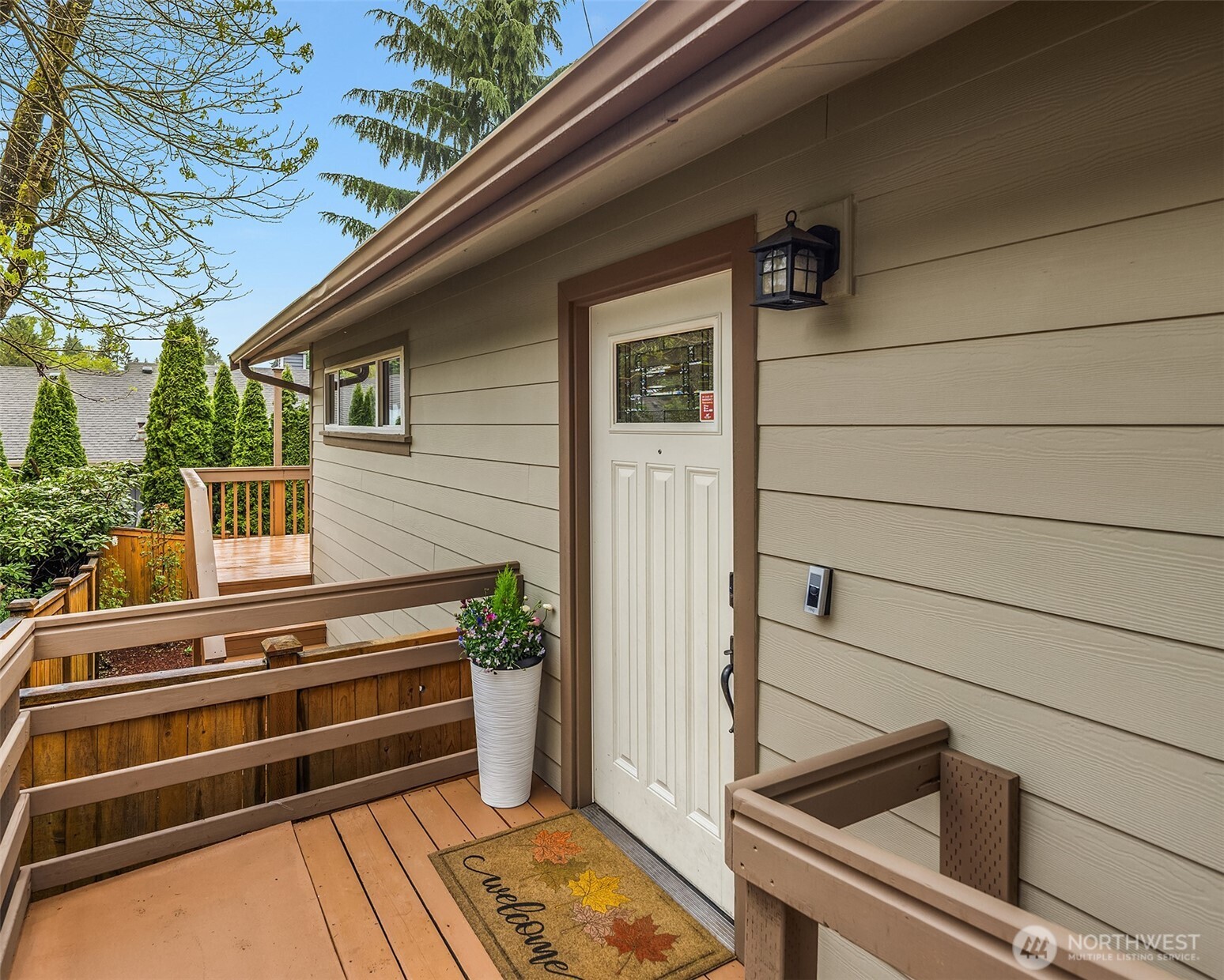 6240 NE 204th Place , Kenmore, WA 98028