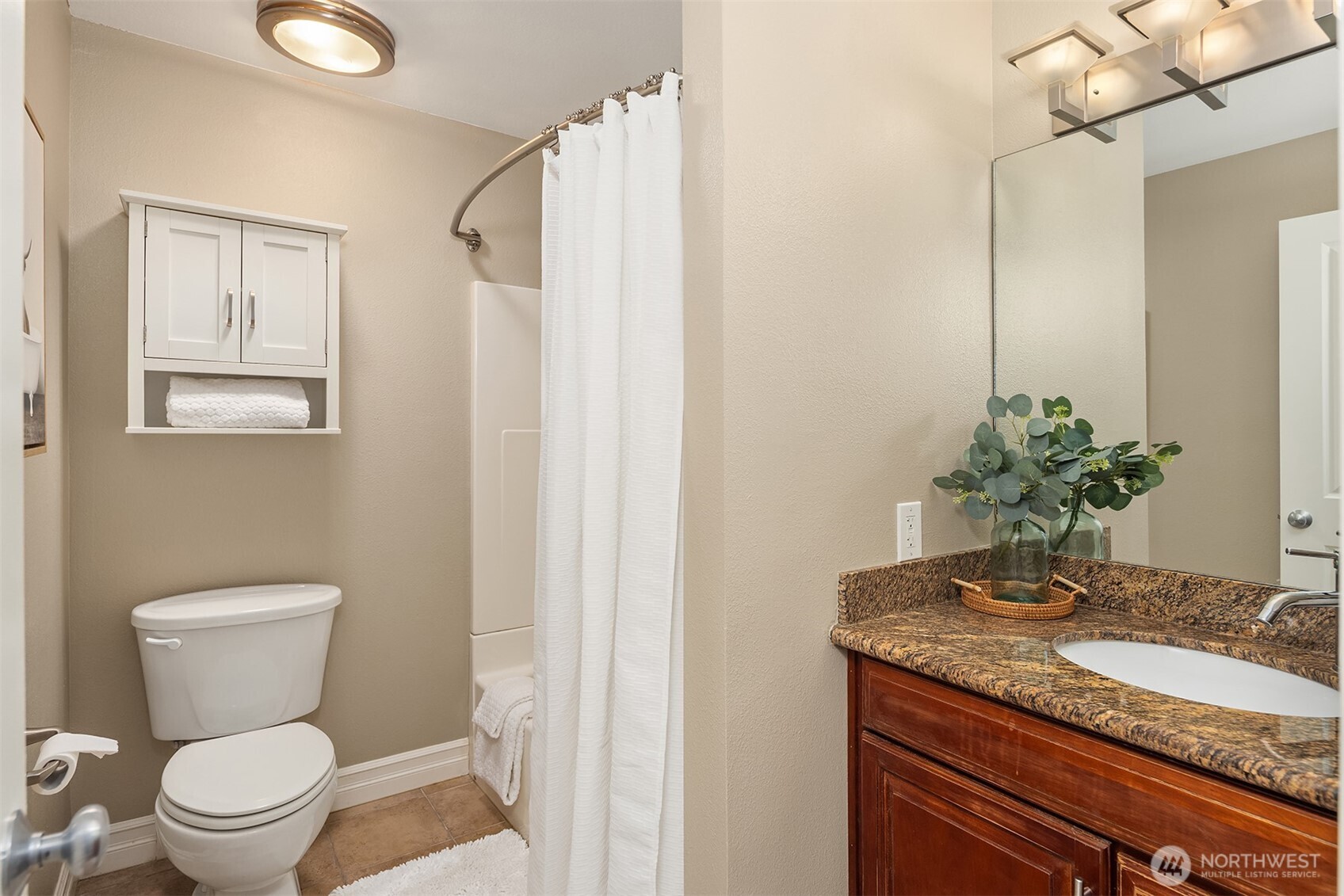 6240 NE 204th Place , Kenmore, WA 98028