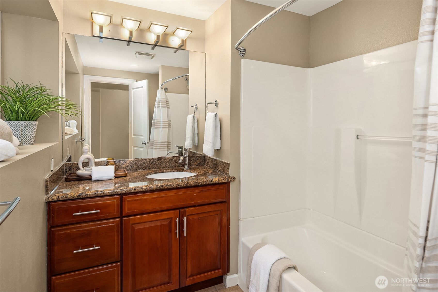 6240 NE 204th Place , Kenmore, WA 98028
