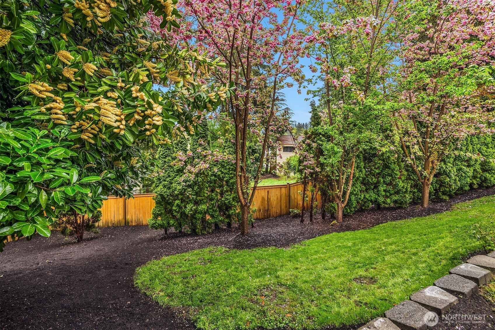 6240 NE 204th Place , Kenmore, WA 98028