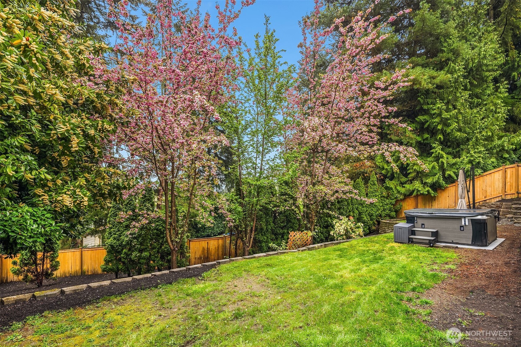 6240 NE 204th Place , Kenmore, WA 98028