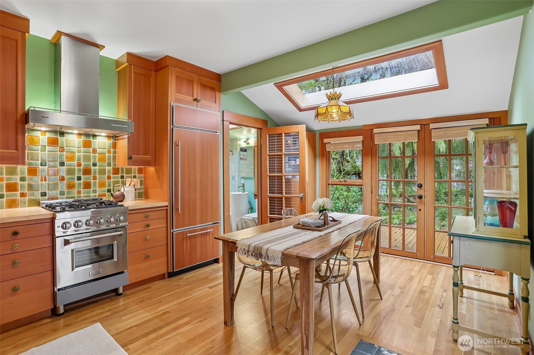1514 NE 70th Street , Seattle, WA 98115