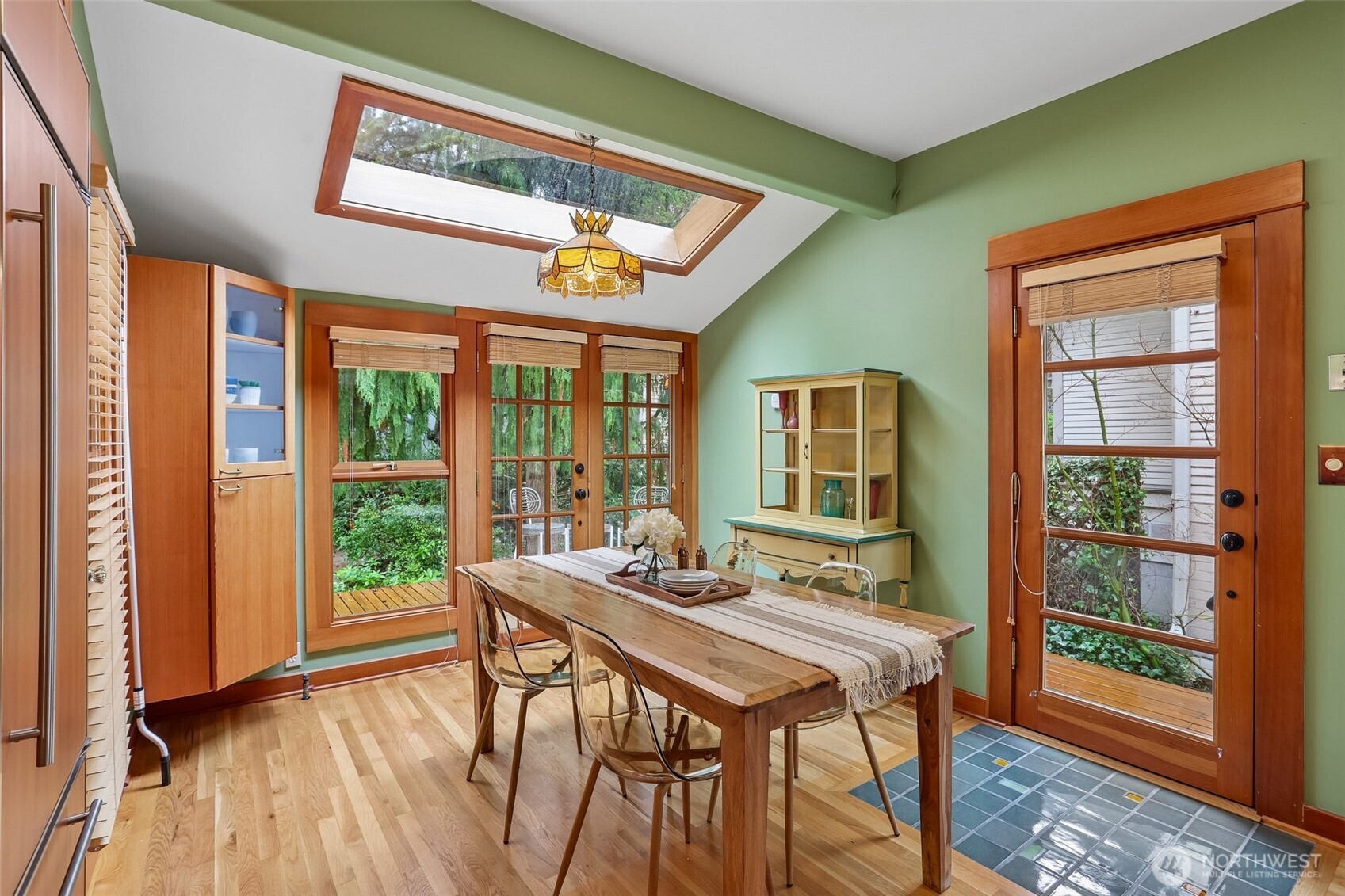 1514 NE 70th Street , Seattle, WA 98115